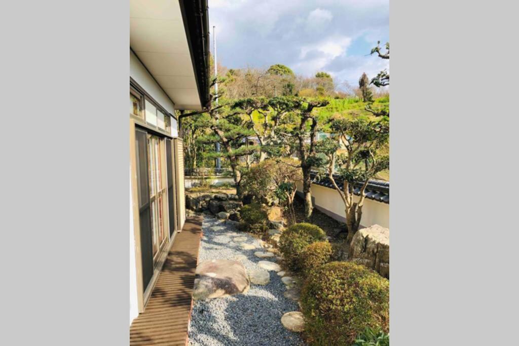 48坪！道後温泉付近駐車場有り清潔さと設備の充実さが高評価 大切な家族仲間と広々とくつろげます Villa Matsuyama  Exterior foto